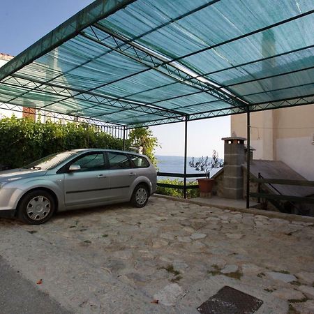 Apartment Lelas Оміш Екстер'єр фото