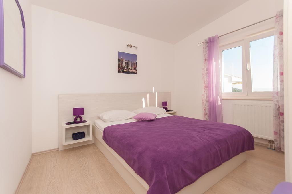 Apartment Lelas Оміш Екстер'єр фото
