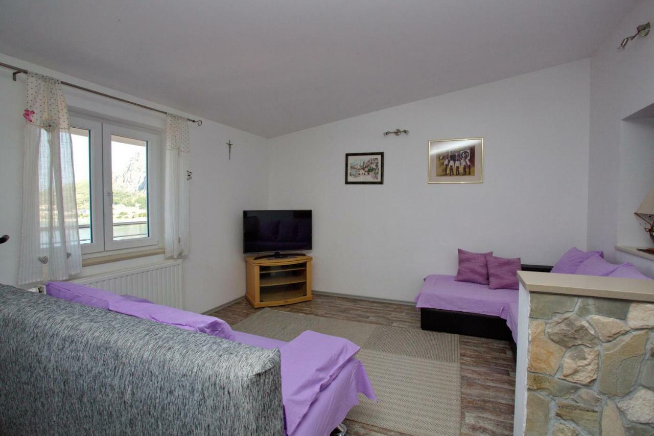 Apartment Lelas Оміш Екстер'єр фото