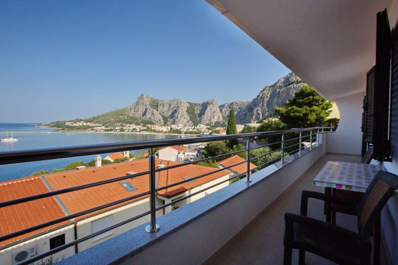Apartment Lelas Оміш Екстер'єр фото